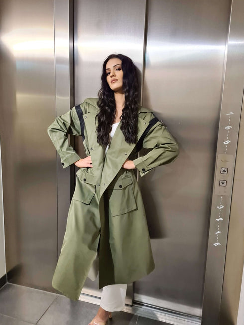 Bež klasični baloner s remenom – Timeless trench look