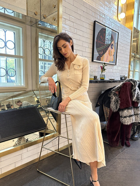 Bež rebrasta knit haljina – Soft Power look