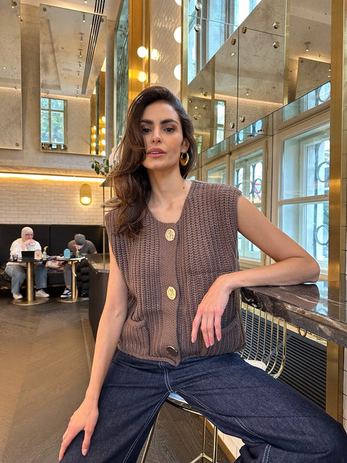 Rebrasti knit prsluk s gumbima – Soft Statement vest