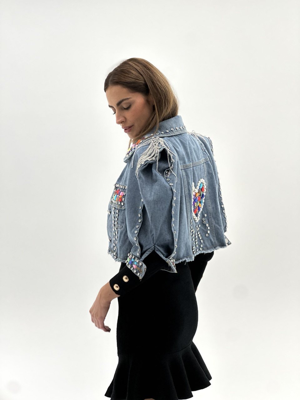 Kratka traper jakna s aplikacijama – Statement Denim